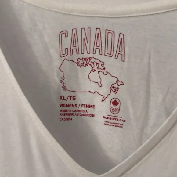 Olympics Team Canadian Bright White I Love Canada vneck XL unisex T-Shirt NWOT - Picture 3 of 4